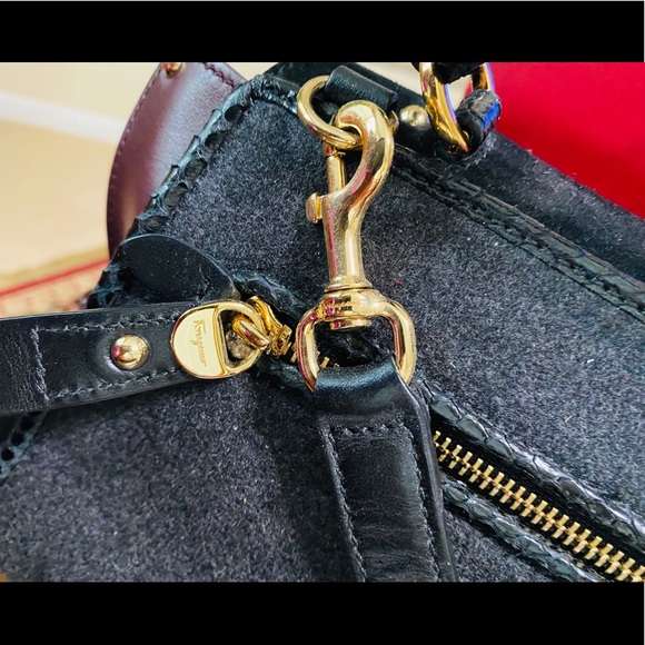 🌺FERRAGAMO HANDBAG/ / CROSSBODY AUTHENTIC, LEATHER- ITALY 🇮🇹 🌺 - Picture 8 of 12